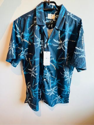 Camisa hawaiana Alvaro Moreno NUEVA de segunda mano por 15 EUR en Mataró en  WALLAPOP