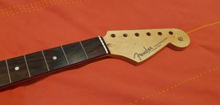 Mástil Guitarra Stratocaster de segunda mano por 50 EUR en Madrid en  WALLAPOP