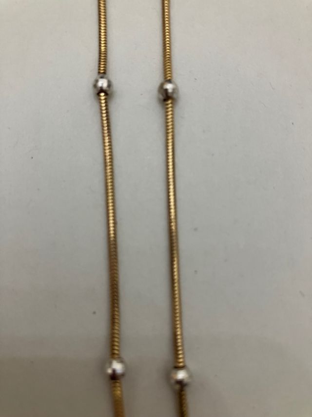 Gargantilla con flor decorativa