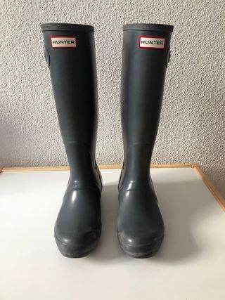 Botas Hunter grises de segunda mano por 40 EUR en Madrid en WALLAPOP