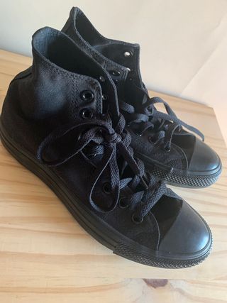 Zapatillas converse negras talla 40 de segunda mano por 20 EUR en Valencia  en WALLAPOP