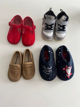 4 zapatos bebé 22\\/23 de segunda mano por 6 EUR en Xirivella en WALLAPOP