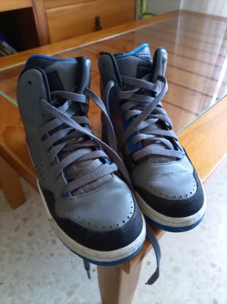 Zapatillas Jordan 38 de segunda mano por 21,95 EUR en Tarifa en WALLAPOP