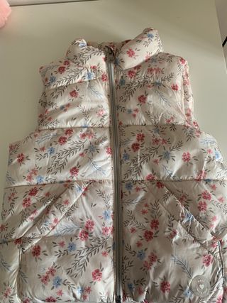 CHALECO PLUMAS NIÑA LEFTIES T\\/5-6 de segunda mano por 5 EUR en Madrid en  WALLAPOP