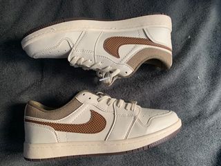 Zapatillas Jordan color crema de segunda mano en Móstoles en WALLAPOP