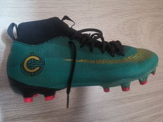 Botas futbol talla 36 de segunda mano por 19 EUR en Abrera en WALLAPOP