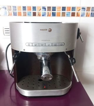 Cafetera de segunda mano por 35 EUR en Cabra en WALLAPOP