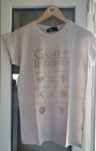 Camiseta Juego de Tronos de segunda mano por 2 EUR en Madrid en WALLAPOP