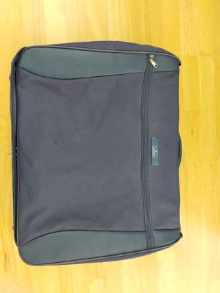 Porta-trajes Samsonite de segunda mano por 35 EUR en Madrid en WALLAPOP