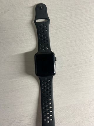 Apple Watch serie 3 Nike 42mm de segunda mano por 130 EUR en Barcelona en  WALLAPOP