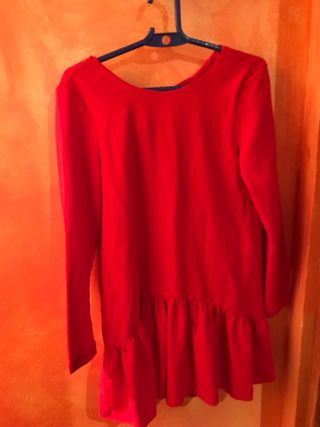 Mono rojo zara de segunda mano por 5 EUR en Premià de Mar en WALLAPOP