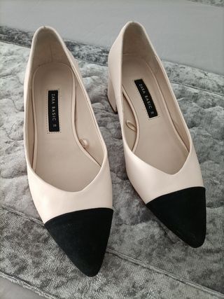 Zapatos salón Zara de segunda mano por 15 EUR en Ciudad Real en WALLAPOP
