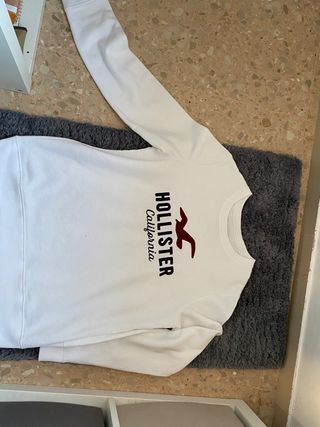 Sudadera blanca Hollister de segunda mano por 15 EUR en Gavà en WALLAPOP