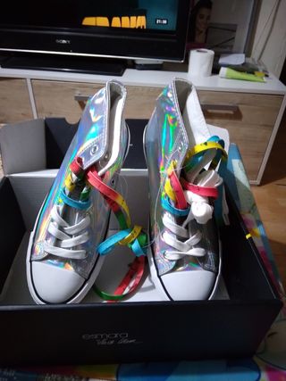 Zapatillas marca ESMARA nr 37 de segunda mano por 25 EUR en Alcalá de  Henares en WALLAPOP