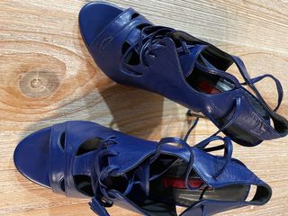 Carolina Herrera Zapato Azul Factory Sale, UP TO 53% OFF | lavalldelord.com