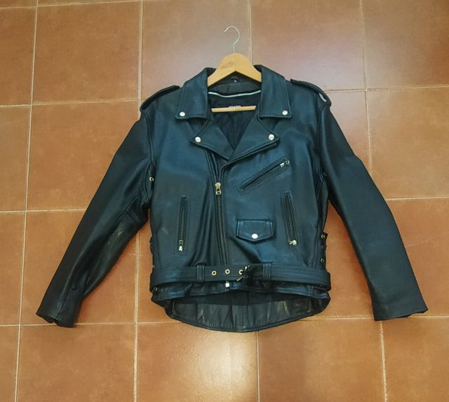 Cazadora de cuero Roquera