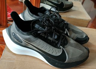 Zapatillas Nike zoom gravity 41 de segunda mano por 45 EUR en Vigo en  WALLAPOP