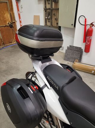 HONDA VARADERO 1000 maletas de segunda mano por 325 EUR en Berga en WALLAPOP