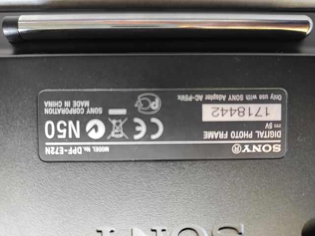 SONY S-Frame DPF-E72N