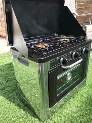 Combinado horno\\/cocina de camping de segunda mano por 120 EUR en María de  Huerva en WALLAPOP