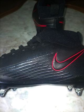 Botas de fútbol Nike negras de segunda mano en WALLAPOP