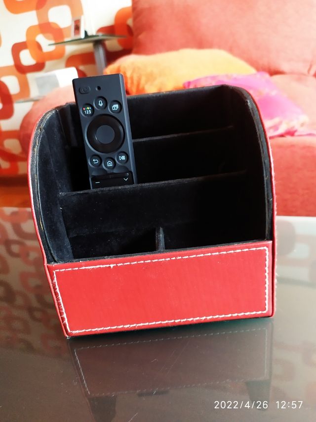 Soporte piel para mandos TV