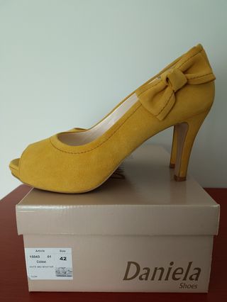 Zapatos de tacón talla 42 de segunda mano por 50 EUR en Navas de San  Antonio en WALLAPOP