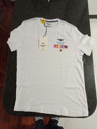 Camiseta blanca Aeronautica Militare talla M de segunda mano por 15 EUR en  Vigo en WALLAPOP