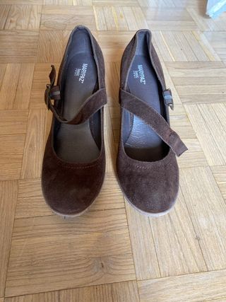 Botín cuña marrón de segunda mano por 3 EUR en Madrid en WALLAPOP