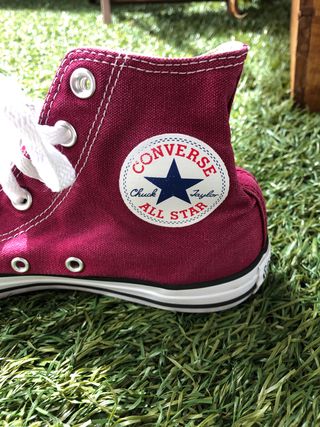 CONVERSE Botas lona granate t.38 de segunda mano por 30 EUR en Valencia en  WALLAPOP