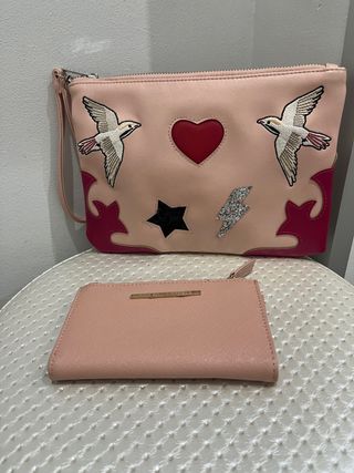Bolso de mano y cartera stradivarius de segunda mano por 4 EUR en  Rivas-Vaciamadrid en WALLAPOP