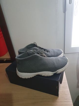 Zapatillas jordan future talla 43 de segunda mano por 45 EUR en Madrid en  WALLAPOP