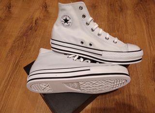 Converse plataforma cuero blanca talla 37,5 de segunda mano por 60 EUR en  Madrid en WALLAPOP