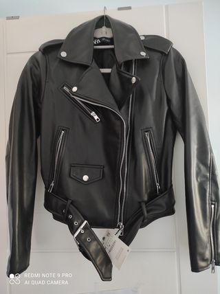 Cazadora cuero negra Zara Talla M de segunda mano por 20 EUR en Madrid en  WALLAPOP