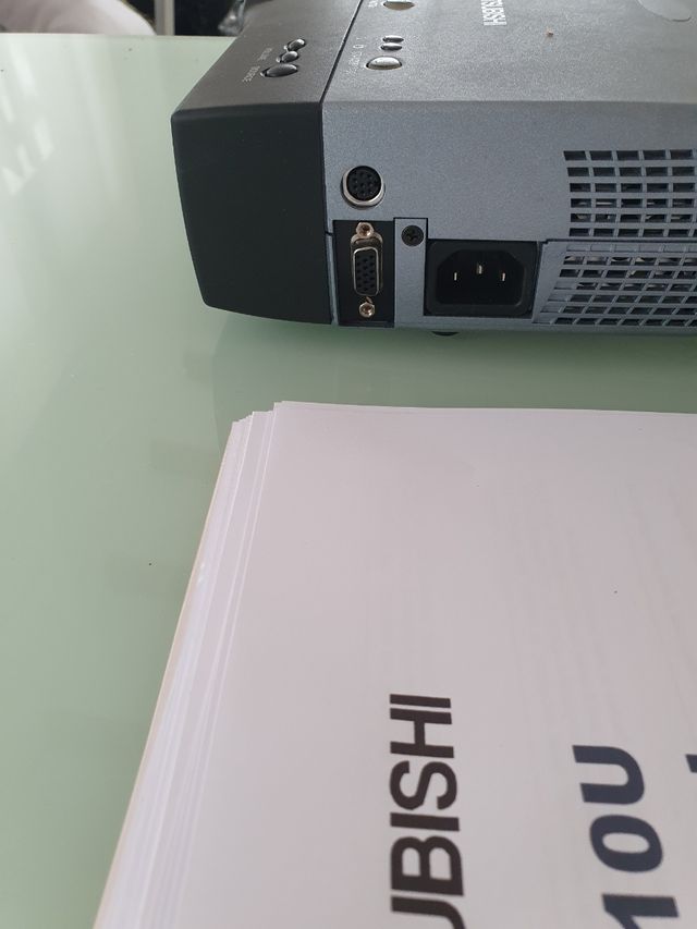 Proyector de datos Mitsubishi LVP-SP10U