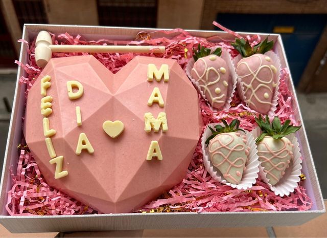 Ramos de fresas con chocolate o corazón sorpresa