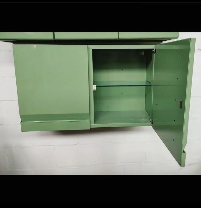 Armario de cocina metálico de 2 puertas