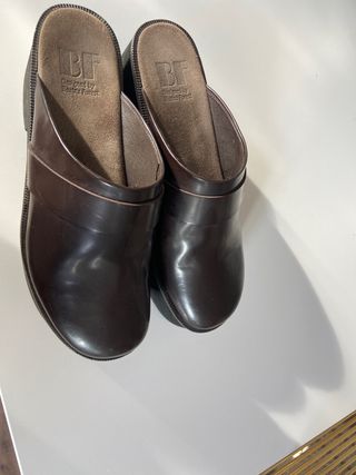 Zuecos Beatriz Furest de segunda mano por 45 EUR en Barcelona en WALLAPOP