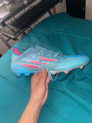 Botas adidas gama alta de segunda mano por 30 EUR en Madrid en WALLAPOP