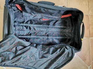 Maleta newfeel de segunda mano por 10 EUR en Vilanova i la Geltrú en  WALLAPOP