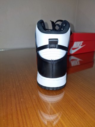 Nike Dunk High W (42 EUR) PANDA (zalando) de segunda mano por 120 EUR en  Granada en WALLAPOP