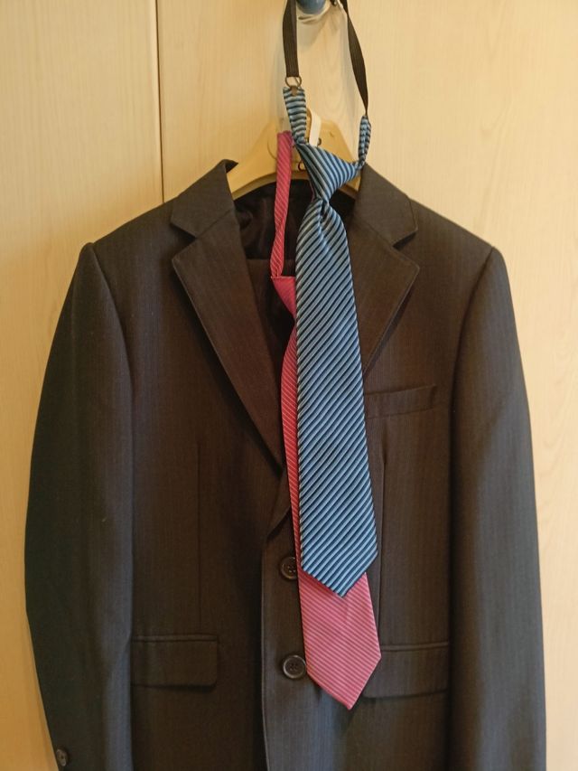 Traje fiesta( comunión, boda)+camisa+corbatas