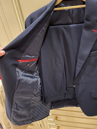 Traje de chaqueta Hombre Alvaro Moreno Nuevo de segunda mano por 60 EUR en  Bormujos en WALLAPOP
