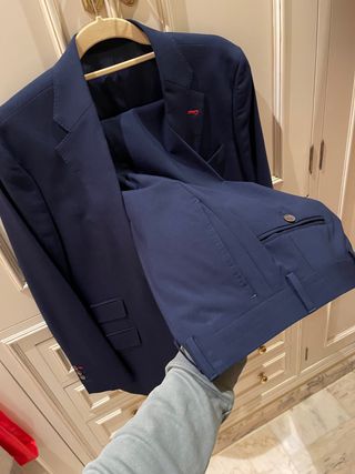 Traje de chaqueta Hombre Alvaro Moreno Nuevo de segunda mano por 60 EUR en  Bormujos en WALLAPOP