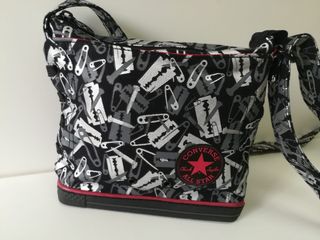 Bolso bandolera Converse All Star de segunda mano por 10 EUR en Benidorm en  WALLAPOP