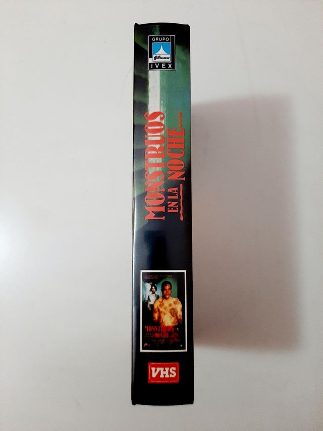 Monstruos En La Noche. VHS