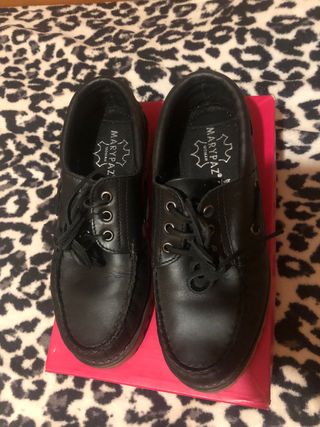 Náuticos MARYPAZ negros de segunda mano por 12 EUR en Leganés en WALLAPOP
