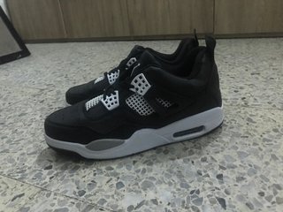 Jordan retro 4 de segunda mano por 55 EUR en Tarrega en WALLAPOP