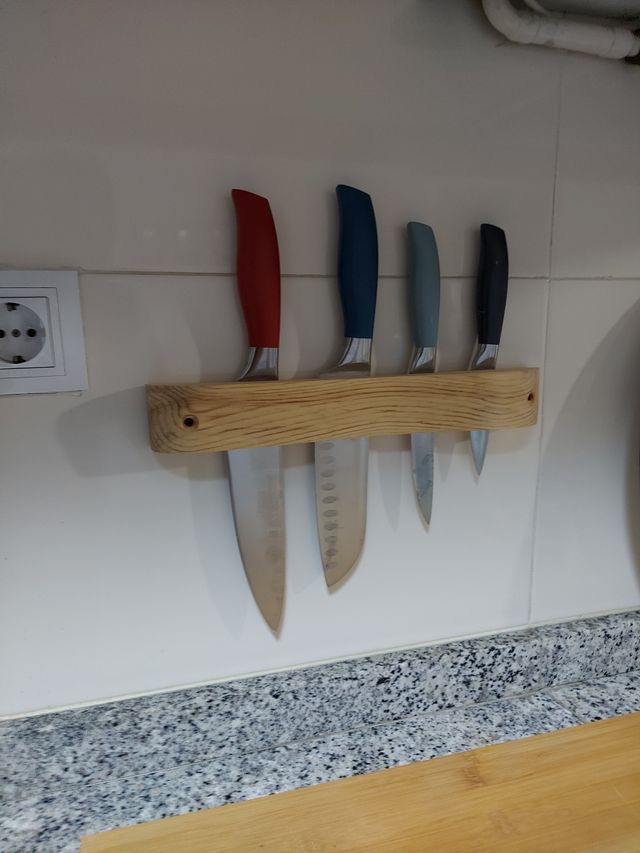 Cuchillero de madera