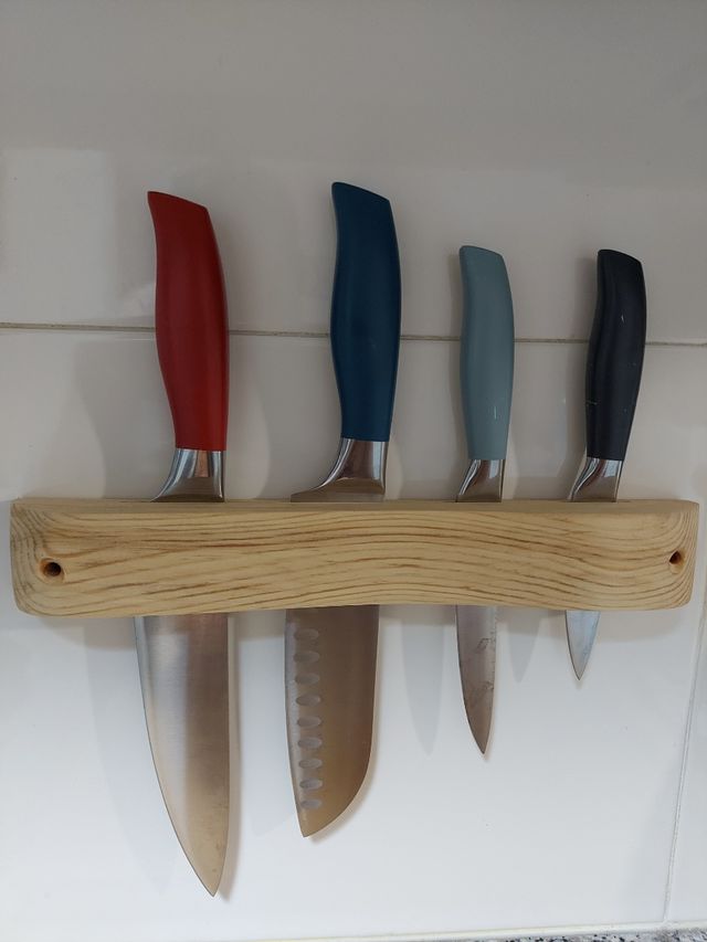 Cuchillero de madera